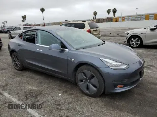 2020 Tesla Model 3 Standard Range Plus z VIN 5YJ3E1EA2LF704941, wystawiony jako Copart lot #58938485 z przebiegiem 34 851 mil mil oraz Szkoda całkowita • Salvage title. Historia ofert i sprzedaży dostępna na DreamBid. Obrazek 4.