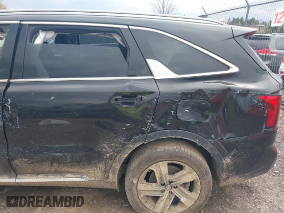 2023 Kia Sorento EX z VIN KNDRHDLG6P5202127, wystawiony jako IAAI lot #42064722 z przebiegiem 28 420 mil mil oraz . Historia ofert i sprzedaży dostępna na DreamBid. Obrazek 6.