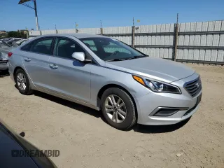 2017 Hyundai Sonata 2.4L z VIN 5NPE24AF6HH539683, wystawiony jako Copart lot #58068535 z przebiegiem 46 585 mil mil oraz Czysty tytuł • Clean title. Historia ofert i sprzedaży dostępna na DreamBid. Obrazek 4.