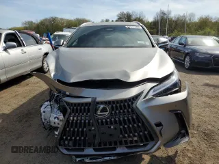 2025 Lexus NX 350 Premium z VIN 2T2GGCEZ0SC080200, wystawiony jako Copart lot #54234395 z przebiegiem 897 mil mil oraz Szkoda całkowita • Salvage title. Historia ofert i sprzedaży dostępna na DreamBid. Obrazek 5.