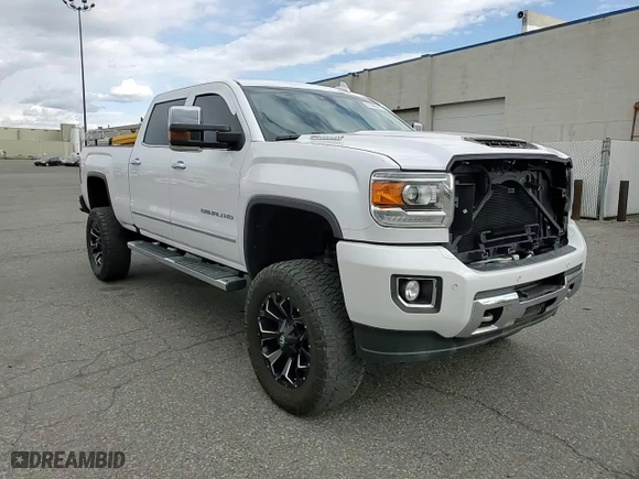 2019 GMC Sierra 2500HD Denali with VIN 1GT12SEY6KF278717, listed as a Copart auction lot 51486415 with 46,328 mi miles and Salvage Title. Bid and sale history available at carsss.com. Image 10.
