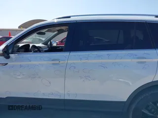 2024 Volkswagen Tiguan SE с VIN 3VV2B7AX9RM123637, выставлен на аукционе IAAI как лот 42446754 с пробегом 20 573 миль миль и . История ставок и продаж доступна на DreamBid. Изображение 14.