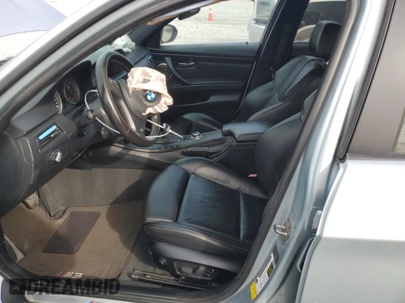 2009 BMW M3 z VIN WBSPM93579E201899, wystawiony jako Copart lot #81707204 z przebiegiem Nie podano mil oraz Szkoda całkowita • Salvage title. Historia ofert i sprzedaży dostępna na DreamBid. Obrazek 7.