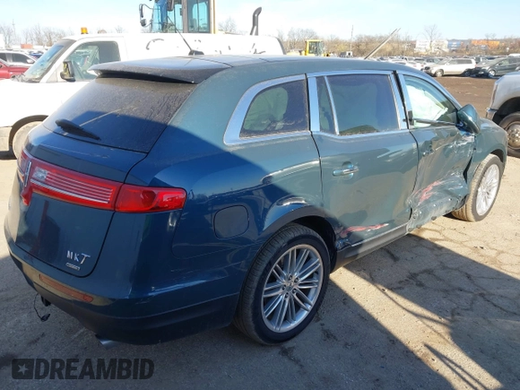 2016 Lincoln MKT EcoBoost z VIN 2LMHJ5AT4GBL02910, wystawiony jako IAAI lot #41192092 z przebiegiem 76 999 mil mil oraz . Historia ofert i sprzedaży dostępna na DreamBid. Obrazek 4.