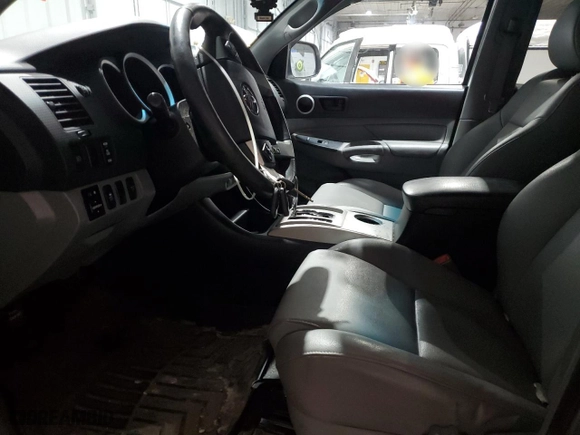 2015 Toyota Tacoma with VIN 3TMLU4EN8FM183988, listed as a Copart auction lot 44211605 with 90,205 mi miles and Salvage Title. Bid and sale history available at carsss.com. Image 7.