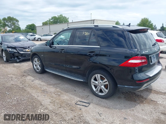 2012 Mercedes-Benz M 350 with VIN 4JGDA5HB4CA040920, listed as a IAAI auction lot 42723980 with 115,559 mi miles and . Bid and sale history available at DreamBid. Image 3.