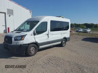 2017 Ford Transit Passenger XL z VIN 1FMZK1CM9HKA28283, wystawiony jako IAAI lot #39970695 z przebiegiem 151 916 mil mil oraz . Historia ofert i sprzedaży dostępna na DreamBid. Obrazek 16.