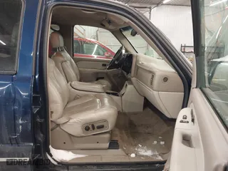 2001 Chevrolet Tahoe LS with VIN 1GNEK13TX1R108982, listed as a IAAI auction lot 41622297 with 202,013 mi miles. Bid and sale history available at carsss.com. Image 5.
