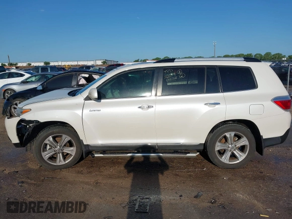 2012 Toyota Highlander Limited z VIN 5TDYK3EH4CS055758, wystawiony jako IAAI lot #42087650 z przebiegiem 108 221 mil mil oraz . Historia ofert i sprzedaży dostępna na DreamBid. Obrazek 15.