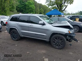 2020 Jeep Grand Cherokee Laredo E z VIN 1C4RJFAG3LC199485, wystawiony jako IAAI lot #42276411 z przebiegiem 109 489 mil mil oraz . Historia ofert i sprzedaży dostępna na DreamBid. Obrazek 13.