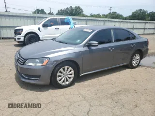 2014 Volkswagen Passat Wolfsburg Edition z VIN 1VWAT7A33EC066817, wystawiony jako Copart lot #60502745 z przebiegiem 183 263 mil mil oraz Szkoda całkowita • Salvage title. Historia ofert i sprzedaży dostępna na DreamBid. Obrazek 1.
