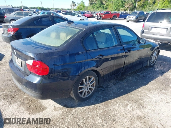 2006 BMW 3 Series 325i with VIN WBAVB13526PT00892, listed as a IAAI auction lot 41652474 with 189,334 mi miles. Bid and sale history available at carsss.com. Image 4.