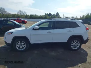 2016 Jeep Cherokee Latitude with VIN 1C4PJMCS8GW157492, listed as a IAAI auction lot 42013292 with 69,578 mi miles. Bid and sale history available at carsss.com. Image 14.