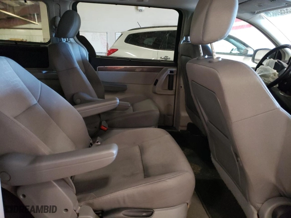 2009 Volkswagen Routan SE with VIN 2V8HW34109R544446, listed as a Copart auction lot 53520835 with 140,421 mi miles and Clean Title. Bid and sale history available at carsss.com. Image 11.