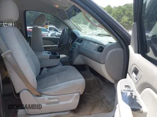 2008 Chevrolet Tahoe LS with VIN 1GNFC13C58R105676, listed as a IAAI auction lot 42603839 with 322,614 mi miles and . Bid and sale history available at DreamBid. Image 5.