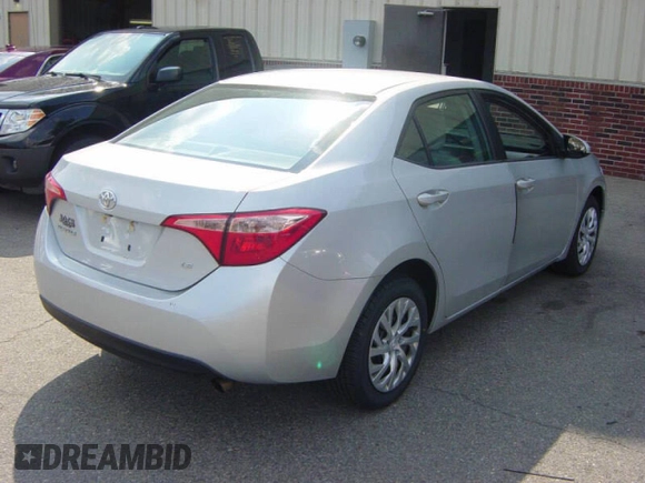2019 Toyota Corolla L z VIN 2T1BURHE4KC169XXX, wystawiony jako Copart lot #60132545 z przebiegiem 49 500 mil mil oraz Czysty tytuł • Clean title. Historia ofert i sprzedaży dostępna na DreamBid. Obrazek 4.