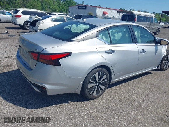 2022 Nissan Altima 2.5 SV with VIN 1N4BL4DV7NN377342, listed as a IAAI auction lot 41915275 with 44,739 mi miles. Bid and sale history available at carsss.com. Image 4.