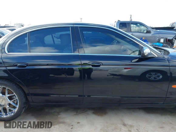 2007 Jaguar S-Type 3.0 with VIN SAJWA01A57FN75315, listed as a IAAI auction lot 41482994 with Not Provided miles. Bid and sale history available at carsss.com. Image 13.