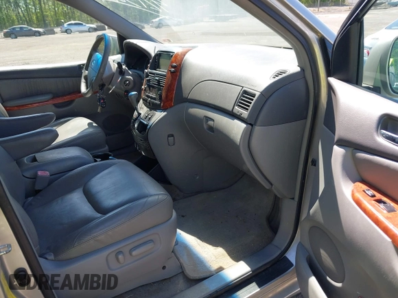 2010 Toyota Sienna XLE with VIN 5TDYK4CC3AS316002, listed as a IAAI auction lot 42138246 with 123,203 mi miles. Bid and sale history available at carsss.com. Image 5.