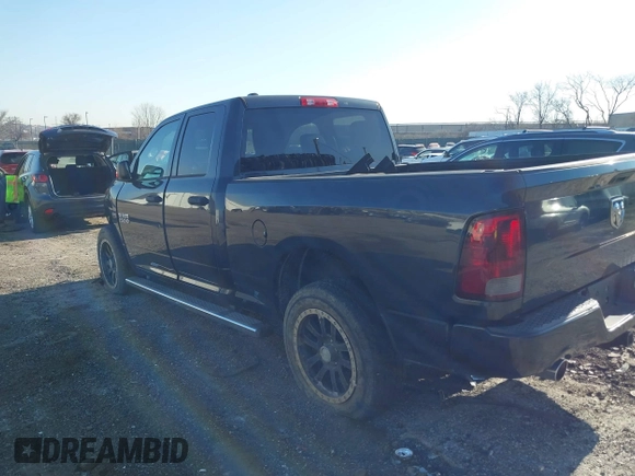 2014 Ram 1500 Express z VIN 1C6RR7FT5ES418905, wystawiony jako IAAI lot #41758174 z przebiegiem 92 443 mil mil oraz . Historia ofert i sprzedaży dostępna na DreamBid. Obrazek 3.