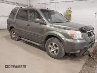 2007 Honda Pilot EX-L with VIN 5FNYF18557B009179, listed as a IAAI auction lot 41952140 with 300,471 mi miles. Bid and sale history available at carsss.com. Image 1.