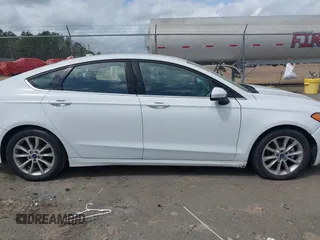 2017 Ford Fusion SE with VIN 3FA6P0H70HR375377, listed as a IAAI auction lot 41807636 with 72,730 mi miles and . Bid and sale history available at carsss.com. Image 13.