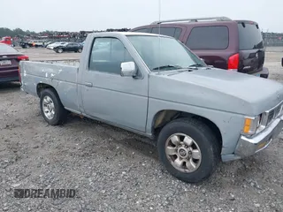 1996 Nissan Frontier XE z VIN 1N6SD11SXTC351243, wystawiony jako IAAI lot #42422568 z przebiegiem 265 304 mil mil oraz . Historia ofert i sprzedaży dostępna na DreamBid. Obrazek 1.