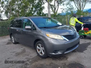 2011 Toyota Sienna LE AAS with VIN 5TDKK3DC0BS050227, listed as a IAAI auction lot 41931314 with 190,793 mi miles. Bid and sale history available at carsss.com. Image 1.