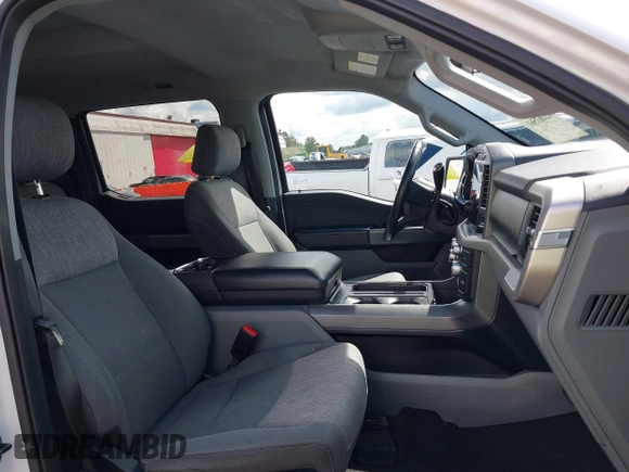 2021 Ford F-150 XL with VIN 1FTFW1E56MFA73752, listed as a IAAI auction lot 42267561 with 86,438 mi miles and . Bid and sale history available at DreamBid. Image 5.