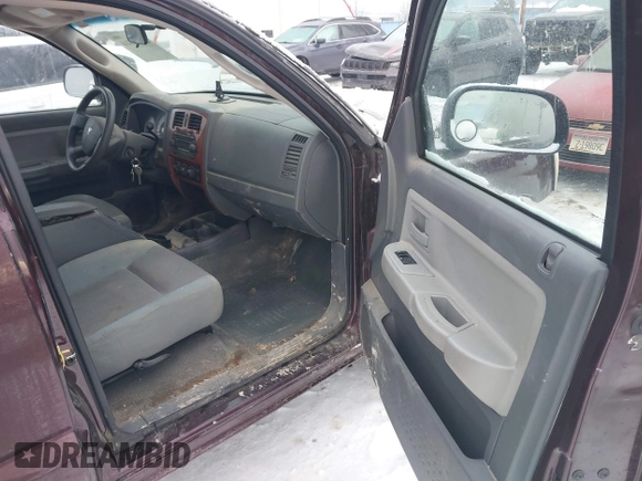 2005 Dodge Dakota SLT with VIN 1D7HW42N65S305733, listed as a IAAI auction lot 41289814 with 149,226 mi miles and . Bid and sale history available at DreamBid. Image 5.