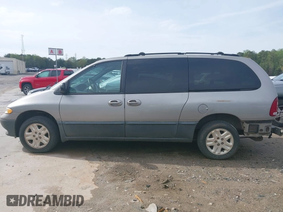 1997 Dodge Caravan LE with VIN 1B4GP54L3VB333541, listed as a IAAI auction lot 41012170 with 137,181 mi miles and . Bid and sale history available at carsss.com. Image 14.