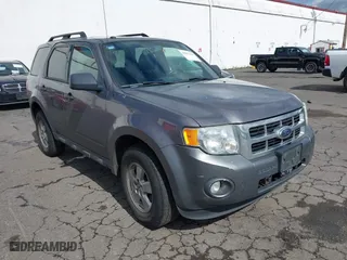 2010 Ford Escape XLT with VIN 1FMCU0D76AKA33885, listed as a IAAI auction lot 41837102 with 140,193 mi miles. Bid and sale history available at carsss.com. Image 1.