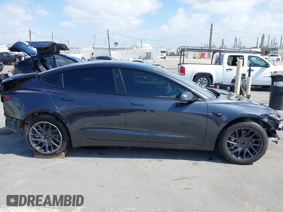 2025 Tesla Model 3 Long Range с VIN 5YJ3E1EB5SF960787, выставлен на аукционе IAAI как лот 42231981 с пробегом Не указан миль и . История ставок и продаж доступна на DreamBid. Изображение 13.