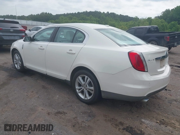 2009 Lincoln MKS z VIN 1LNHM93R69G618185, wystawiony jako IAAI lot #42256398 z przebiegiem 178 805 mil mil oraz . Historia ofert i sprzedaży dostępna na DreamBid. Obrazek 3.