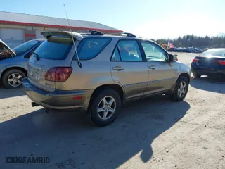 2000 Lexus RX 300 with VIN JT6HF10UXY0137749, listed as a IAAI auction lot 41993563 with 161,996 mi miles. Bid and sale history available at carsss.com. Image 4.
