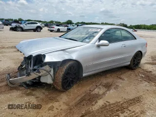 2007 Mercedes-Benz CLK 350 z VIN WDBTJ56H87F227334, wystawiony jako Copart lot #60573285 z przebiegiem 101 103 mil mil oraz Szkoda całkowita • Salvage title. Historia ofert i sprzedaży dostępna na DreamBid. Obrazek 1.