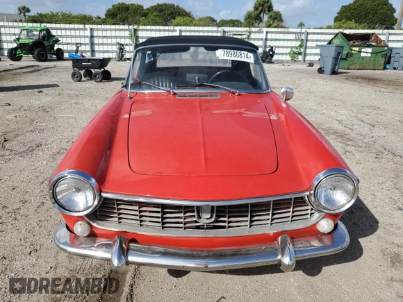 1965 FIAT 124 Spider z VIN 118H039439, wystawiony jako Copart lot #78980814 z przebiegiem 26 509 mil mil oraz Czysty tytuł • Clean title. Historia ofert i sprzedaży dostępna na DreamBid. Obrazek 5.