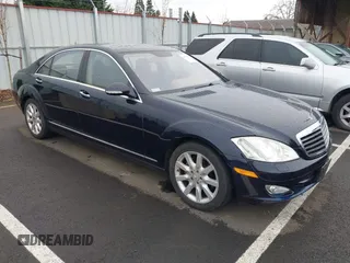 2007 Mercedes-Benz S 550 z VIN WDDNG71X17A135682, wystawiony jako IAAI lot #41915691 z przebiegiem 109 765 mil mil oraz . Historia ofert i sprzedaży dostępna na DreamBid. Obrazek 1.