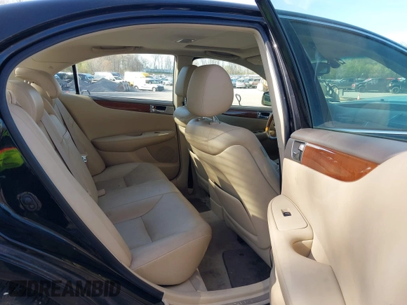 2005 Lexus ES 330 with VIN JTHBA30G255107662, listed as a IAAI auction lot 42128086 with 162,245 mi miles. Bid and sale history available at carsss.com. Image 8.