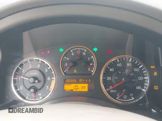 2015 Nissan Armada SV z VIN 5N1BA0ND7FN612818, wystawiony jako IAAI lot #41459324 z przebiegiem 100 326 mil mil oraz . Historia ofert i sprzedaży dostępna na DreamBid. Obrazek 15.