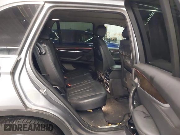 2016 BMW X5 xDrive35i z VIN 5UXKR0C5XG0U12540, wystawiony jako IAAI lot #41179965 z przebiegiem 75 997 mil mil oraz . Historia ofert i sprzedaży dostępna na DreamBid. Obrazek 8.