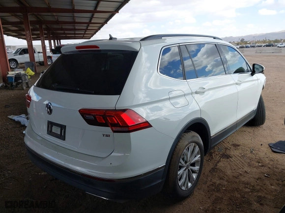 2018 Volkswagen Tiguan SEL with VIN 3VV3B7AX0JM001709, listed as a IAAI auction lot 41702672 with 146,499 mi miles. Bid and sale history available at carsss.com. Image 4.