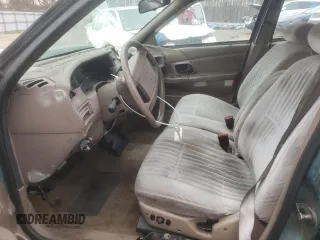 1992 Mercury Sable GS z VIN 1MELM50U7NA643480, wystawiony jako Copart lot #84833624 z przebiegiem 19 580 mil mil oraz Szkody całkowita. Historia ofert i sprzedaży dostępna na DreamBid. Obrazek 7.
