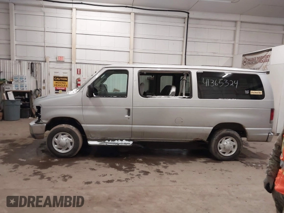 2008 Ford Econoline Passenger XL with VIN 1FBNE31L78DA28548, listed as a IAAI auction lot 41365324 with 175,585 mi miles. Bid and sale history available at carsss.com. Image 15.