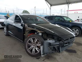 2021 Tesla Model S Long Range Plus z VIN 5YJSA1E26MF424697, wystawiony jako IAAI lot #41916057 z przebiegiem 46 023 mil mil oraz . Historia ofert i sprzedaży dostępna na DreamBid. Obrazek 1.