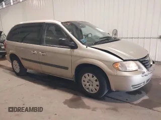 2006 Chrysler Town & Country SWB with VIN 1A4GP45R06B745699, listed as a IAAI auction lot 39490821 with 116,876 mi miles. Bid and sale history available at carsss.com. Image 1.