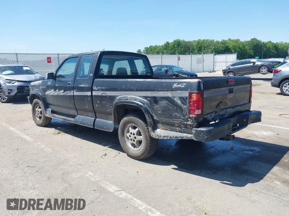 1996 Dodge Dakota z VIN 1B7GG23Y0TS645277, wystawiony jako IAAI lot #42226257 z przebiegiem 176 706 mil mil oraz . Historia ofert i sprzedaży dostępna na DreamBid. Obrazek 3.