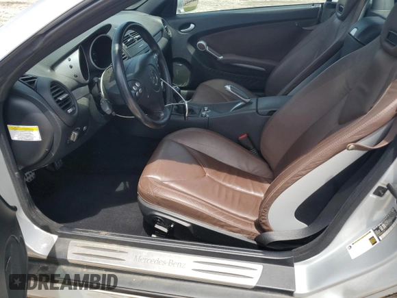2007 Mercedes-Benz SLK 350 z VIN WDBWK56F27F169391, wystawiony jako Copart lot #60407435 z przebiegiem 193 077 mil mil oraz Szkoda całkowita • Salvage title. Historia ofert i sprzedaży dostępna na DreamBid. Obrazek 7.