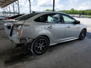 2016 Ford Focus SE z VIN 1FADP3F29GL268308, wystawiony jako Copart lot #56738415 z przebiegiem 111 702 mil mil oraz Szkoda całkowita • Salvage title. Historia ofert i sprzedaży dostępna na DreamBid. Obrazek 3.