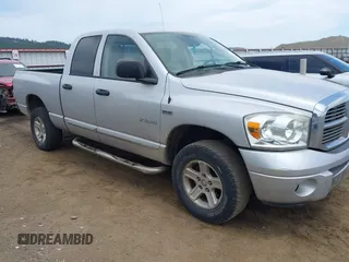 2008 Dodge 1500 SLT z VIN 1D7HU182X8S592208, wystawiony jako IAAI lot #42496104 z przebiegiem 240 508 mil mil oraz . Historia ofert i sprzedaży dostępna na DreamBid. Obrazek 1.